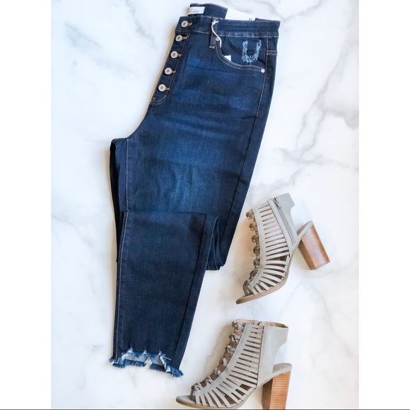 ⭐️last pair ⭐️kancan plus skinny button fly jeans - Picture 2 of 6